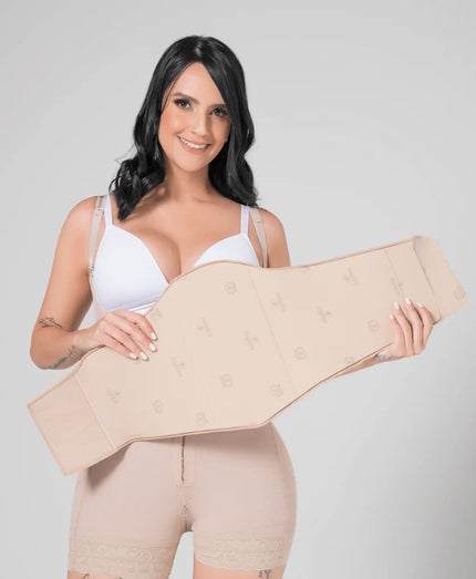 ÉVORAUK Anti-Fibro Belt post-surgery abdominal compression support to help prevent fibrosis after liposuction and tummy tuck recovery in the UK.